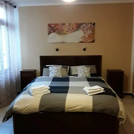 Porto Vecchio Con Parcheggio A Pochi Passi Dal Castello Bed & Breakfast
